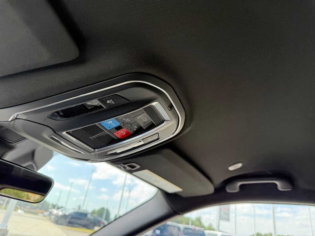 2025 Jeep Grand Cherokee Altitude photo 19