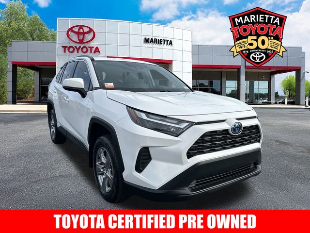 2024 Toyota RAV4 XLE's photo