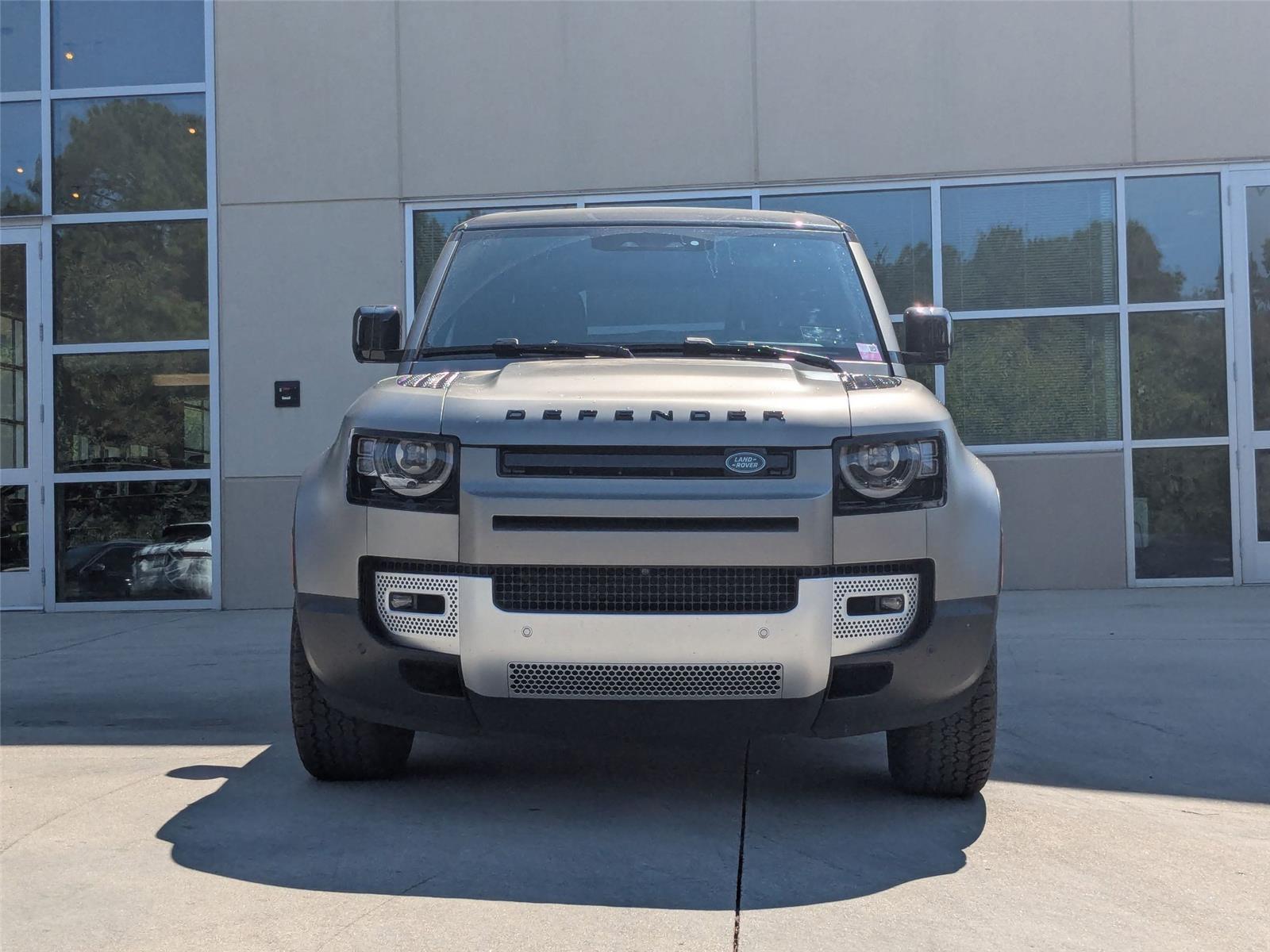 2025 Land Rover Defender S photo 2