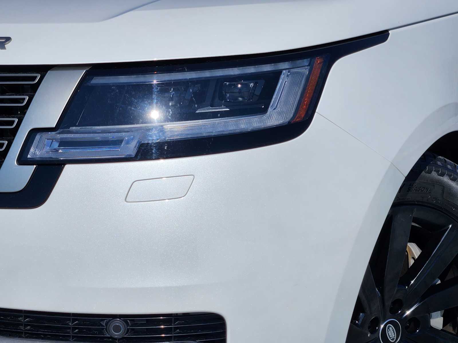 2024 Land Rover Range Rover SE photo 8