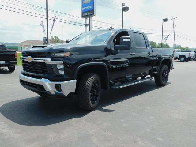 2025 Chevrolet Silverado 2500HD LT photo 4