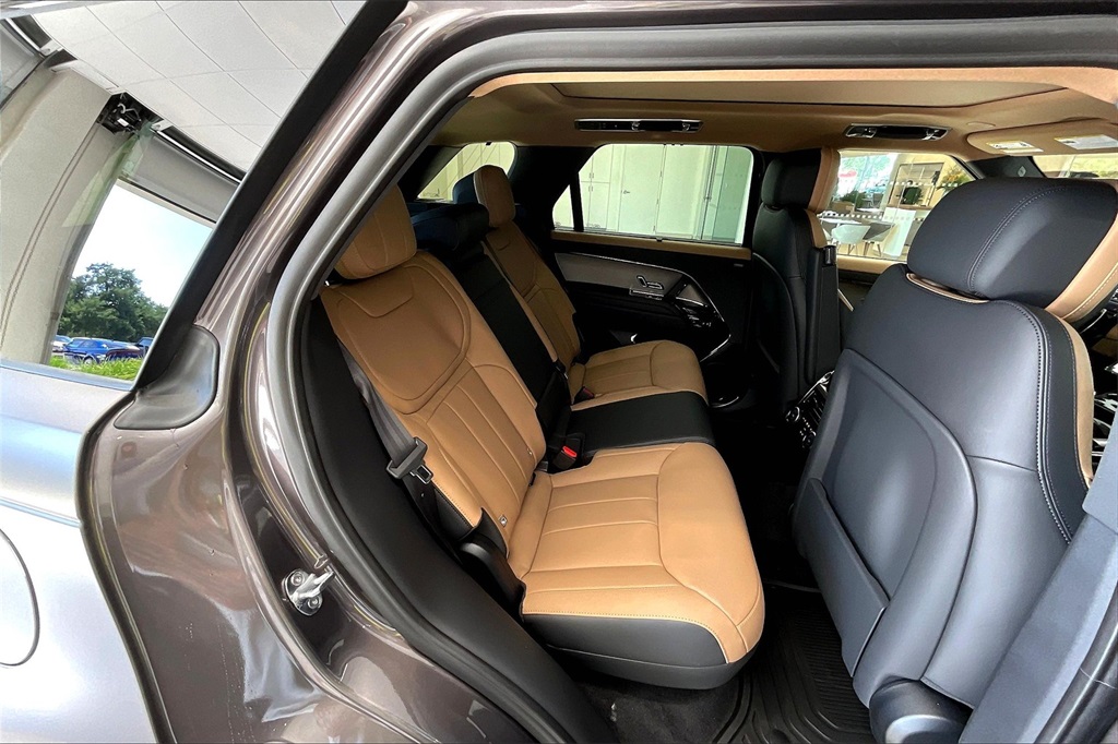 2025 Land Rover Range Rover Sport SE photo 9