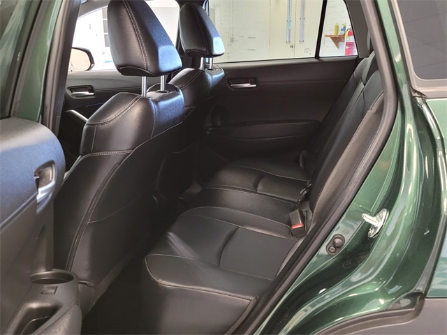 2023 Toyota Corolla Cross XLE photo 6