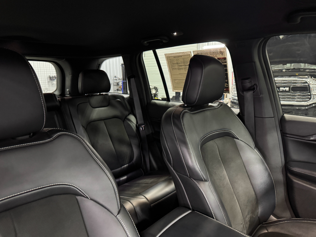2023 Jeep Grand Cherokee Laredo Altitude photo 18