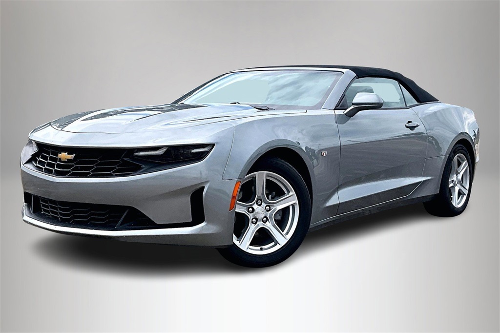 2023 Chevrolet Camaro 1LT photo 3