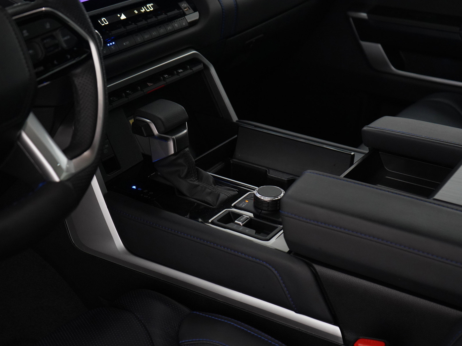 2023 Toyota Tundra Platinum CrewMax photo 16