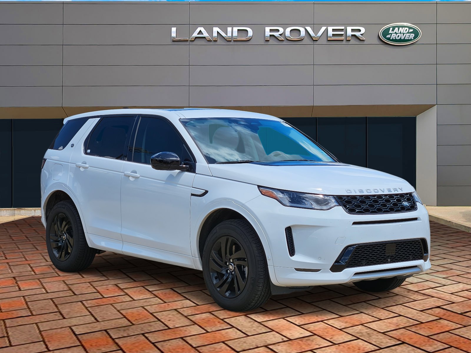 2025 Land Rover Discovery Sport S photo 3
