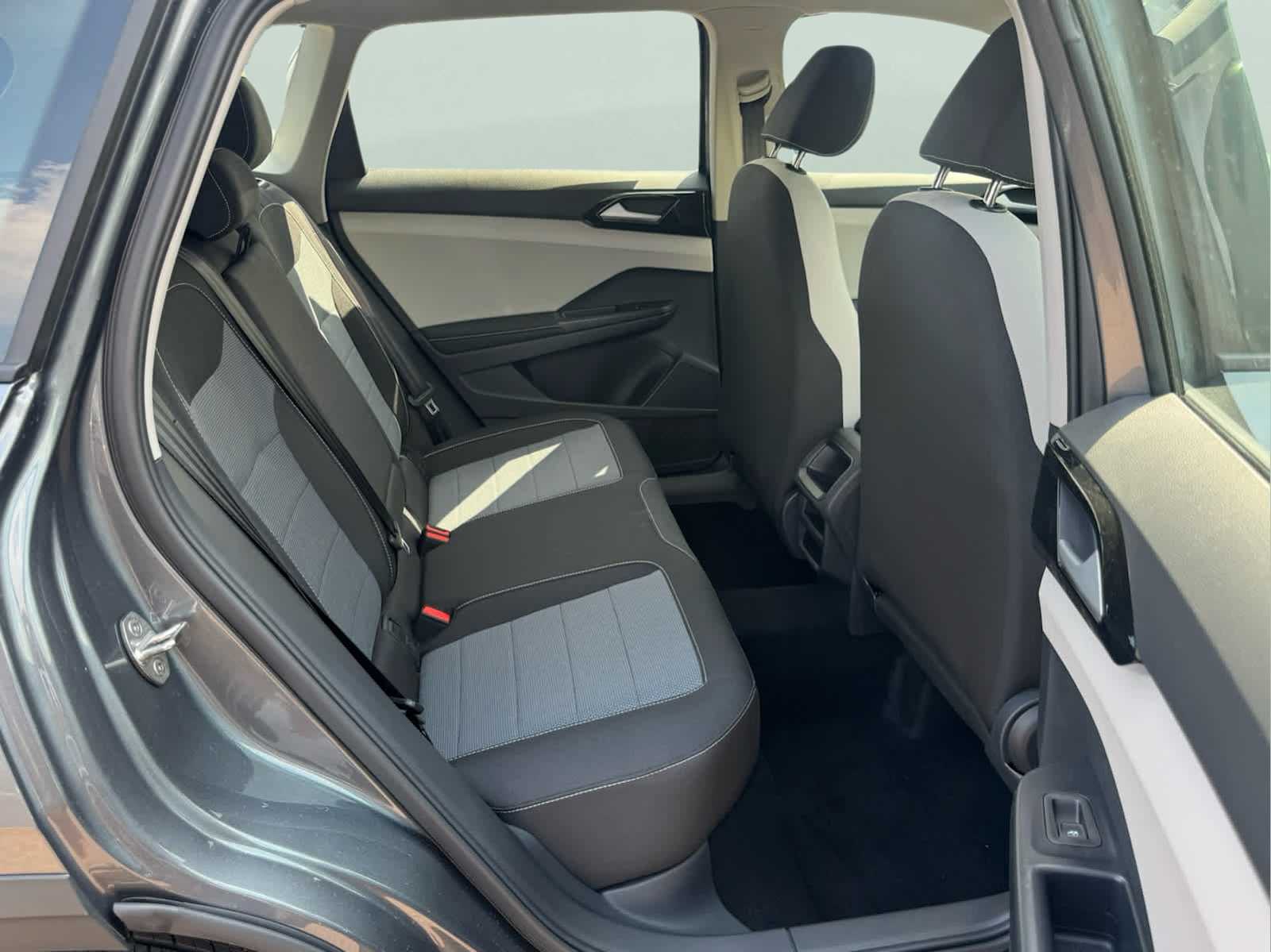 2025 Volkswagen Taos S photo 36