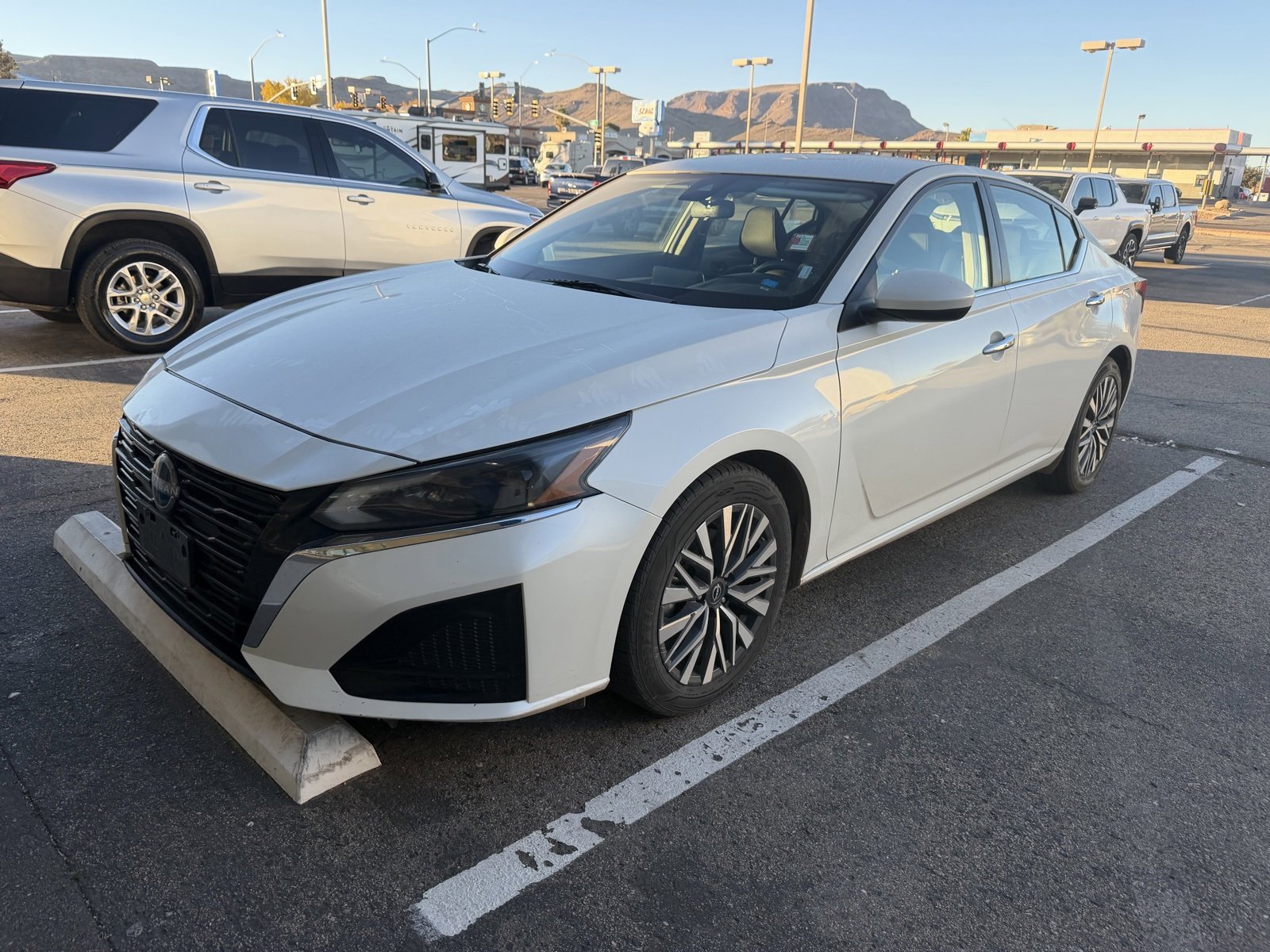 2023 Nissan Altima SV's photo