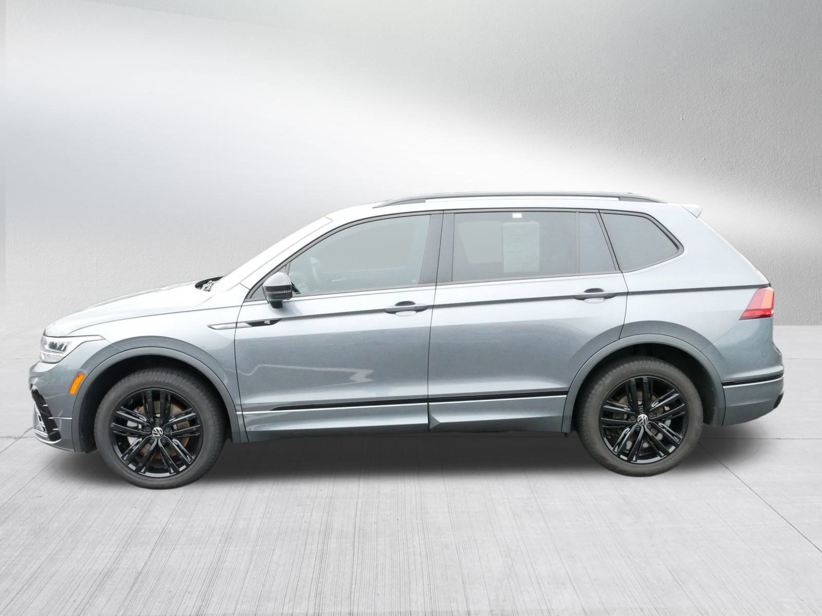 2022 Volkswagen Tiguan SE R-Line Black photo 4