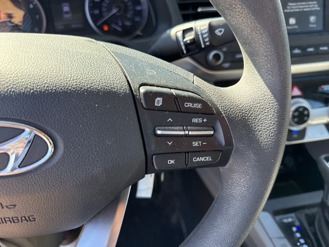 2019 Hyundai Elantra SEL photo 17