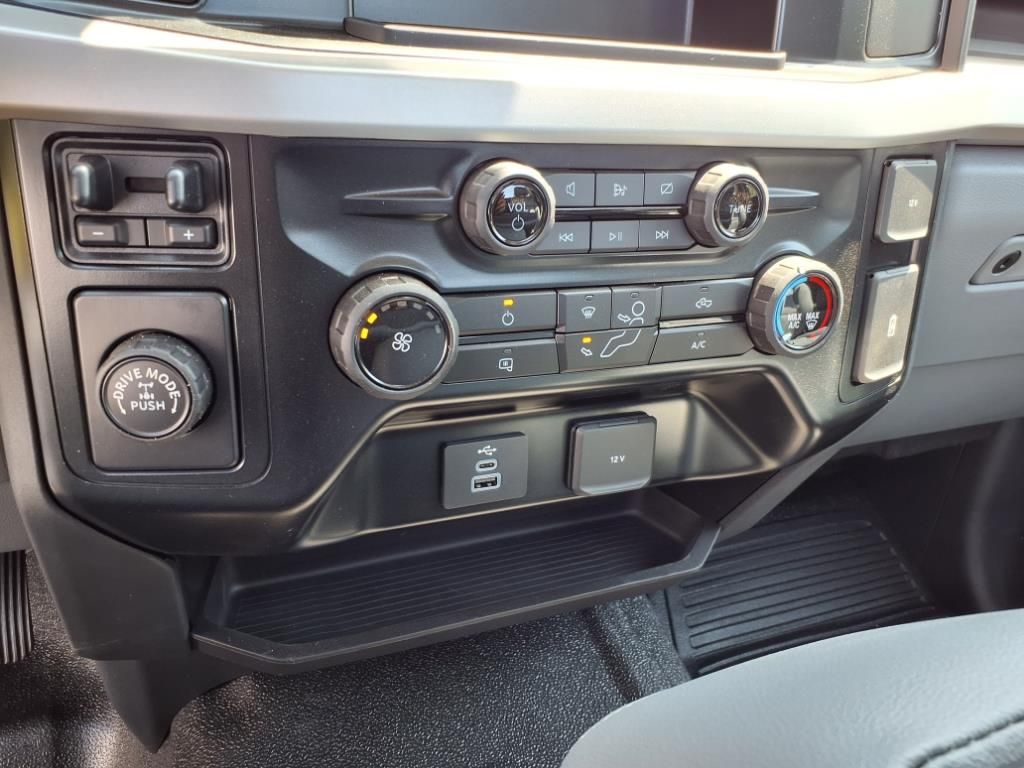 2023 FORD F-350 - Image 38