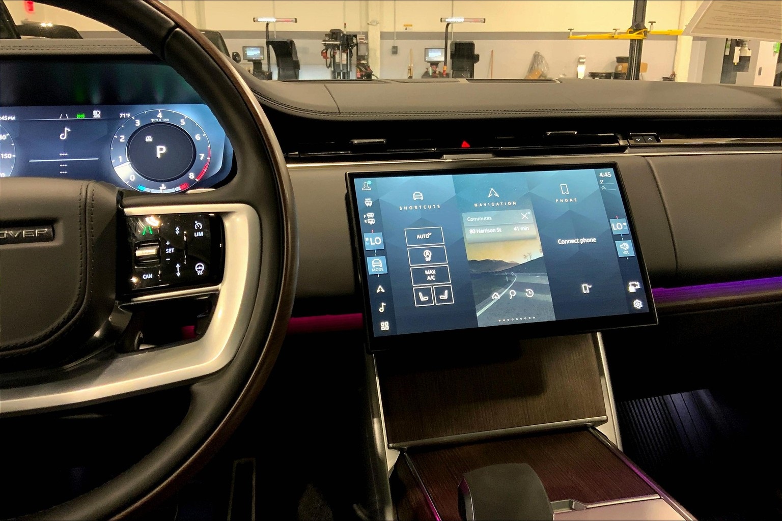 2025 Land Rover Range Rover SE photo 4