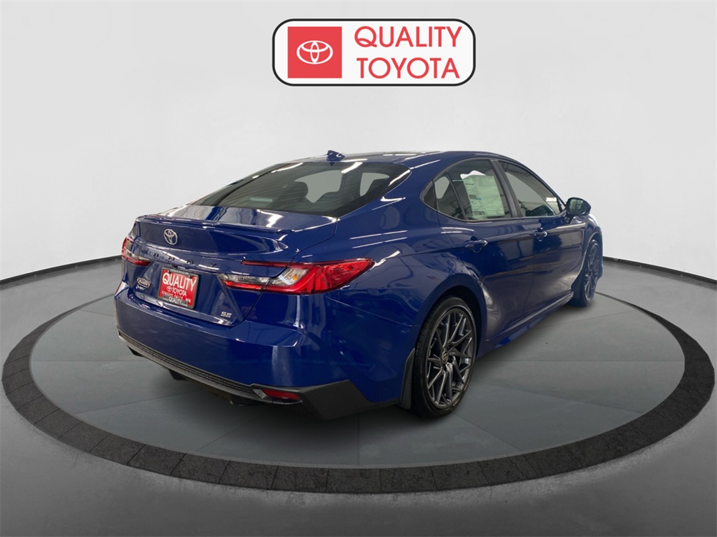 2025 Toyota Camry SE photo 3