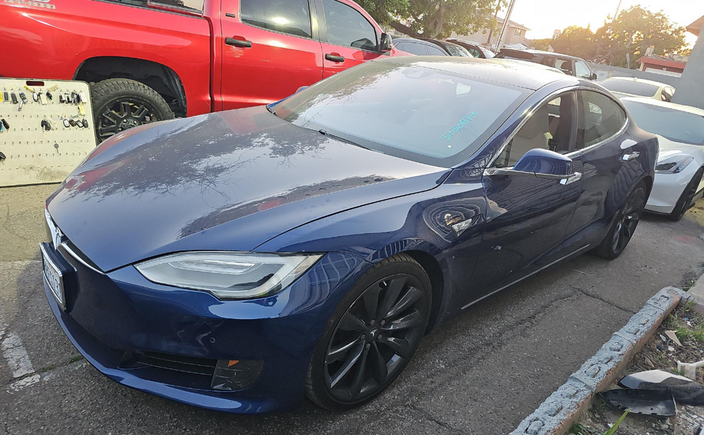 2016 Tesla Model S 90D