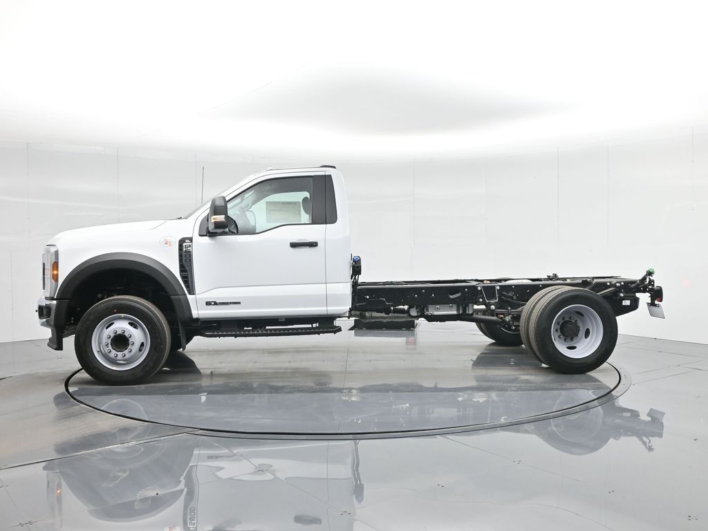 2024 Ford F-600 photo 14