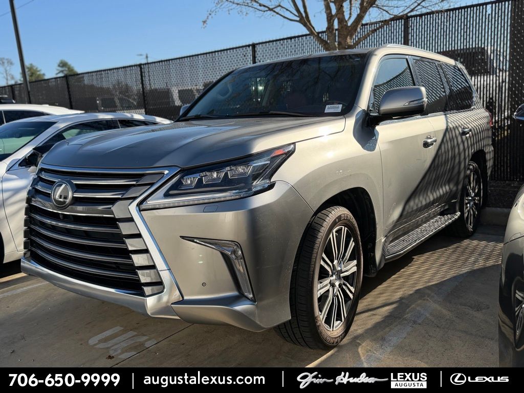 2018 Lexus LX 570's photo