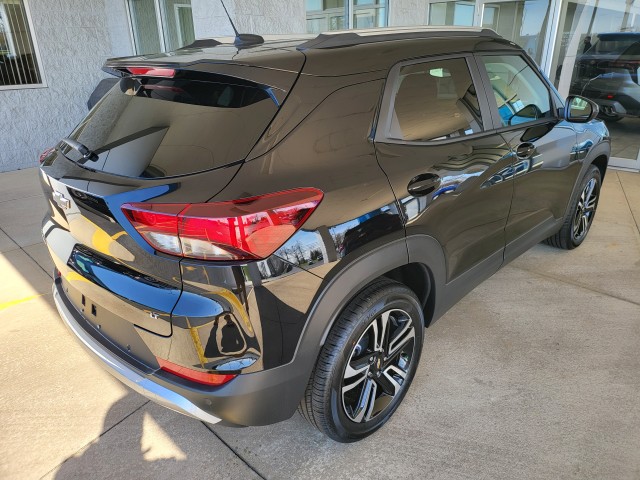 2025 Chevrolet Trailblazer LT photo 4
