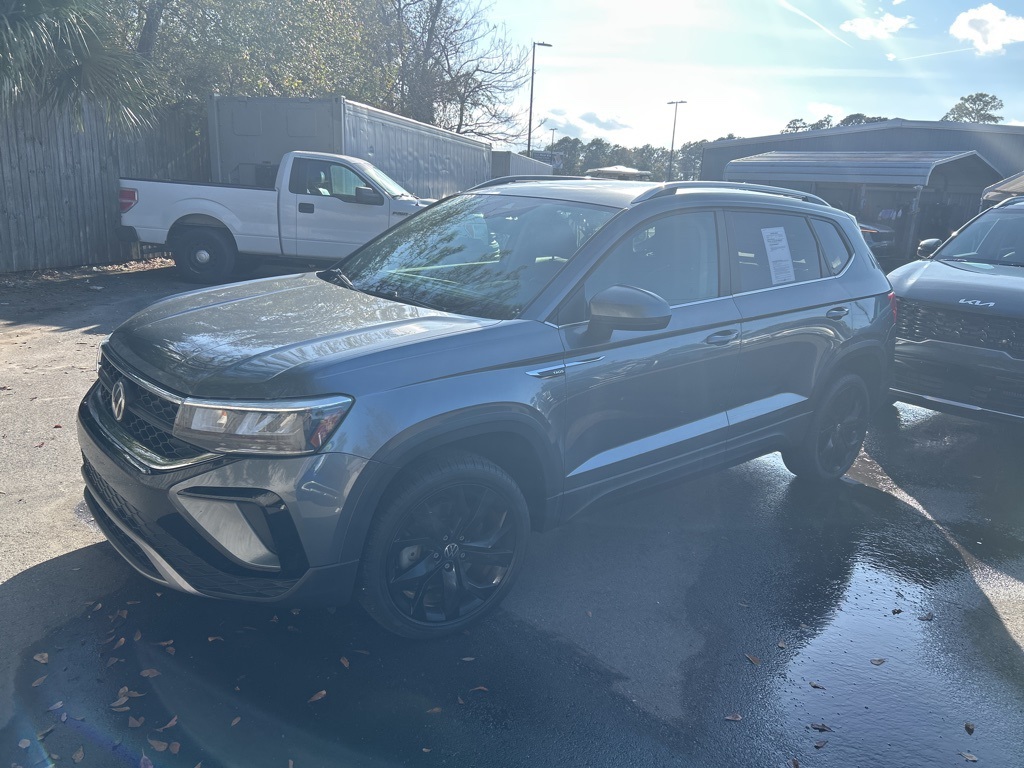 2022 Volkswagen Taos SE's photo