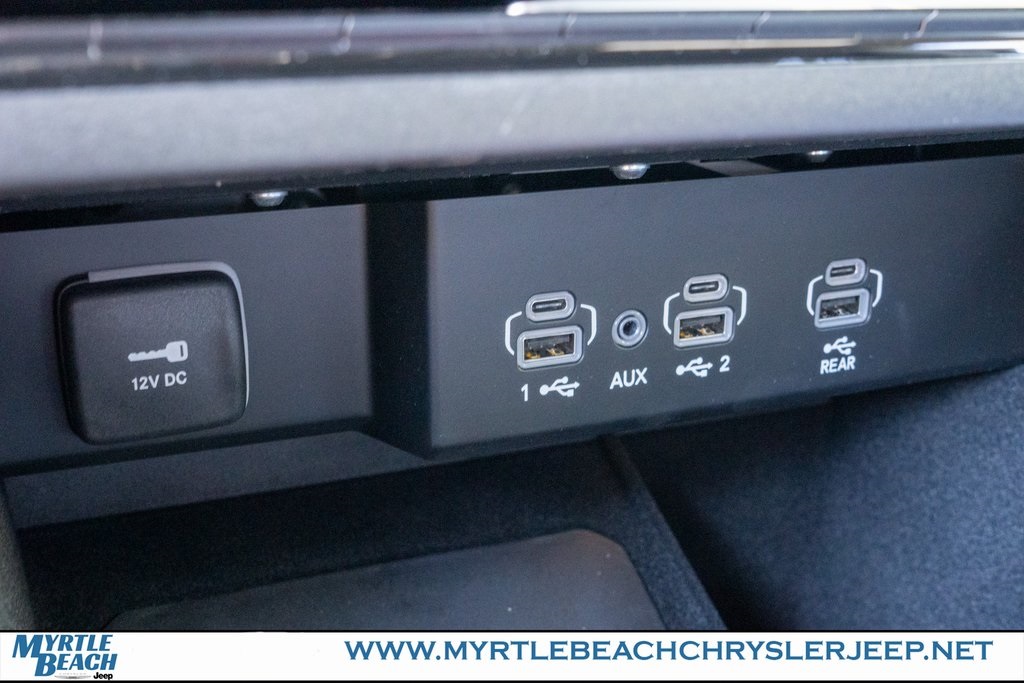 2025 Jeep Wagoneer Series II Carbide photo 21