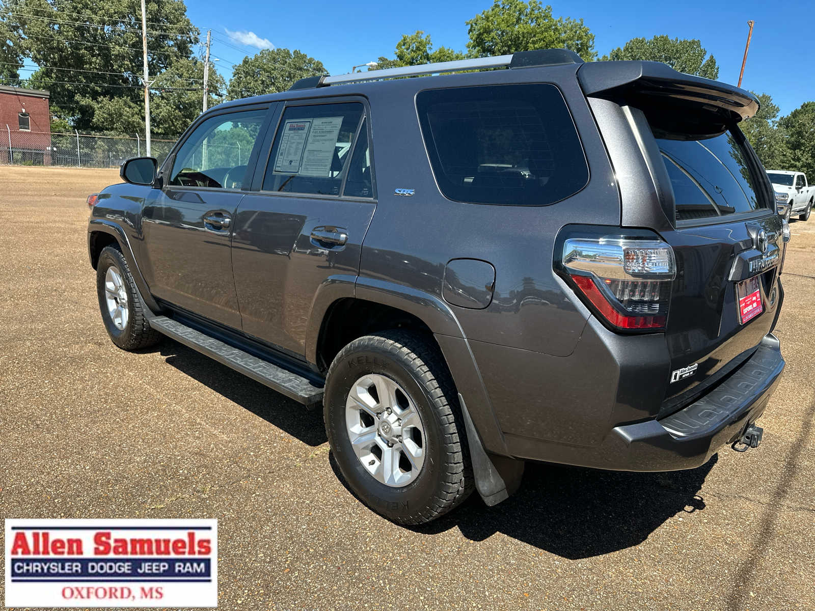 2019 Toyota 4Runner SR5 photo 7