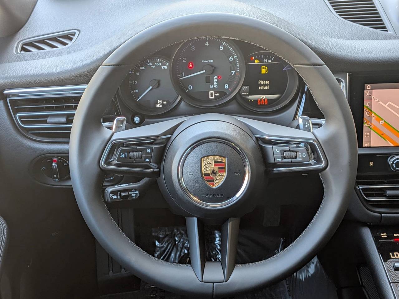 2026 Porsche Macan T photo 15