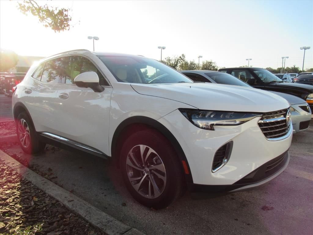 2022 Buick Envision Essence's photo