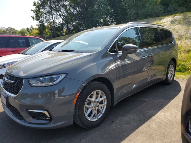 2022 Chrysler Pacifica Touring L photo 4