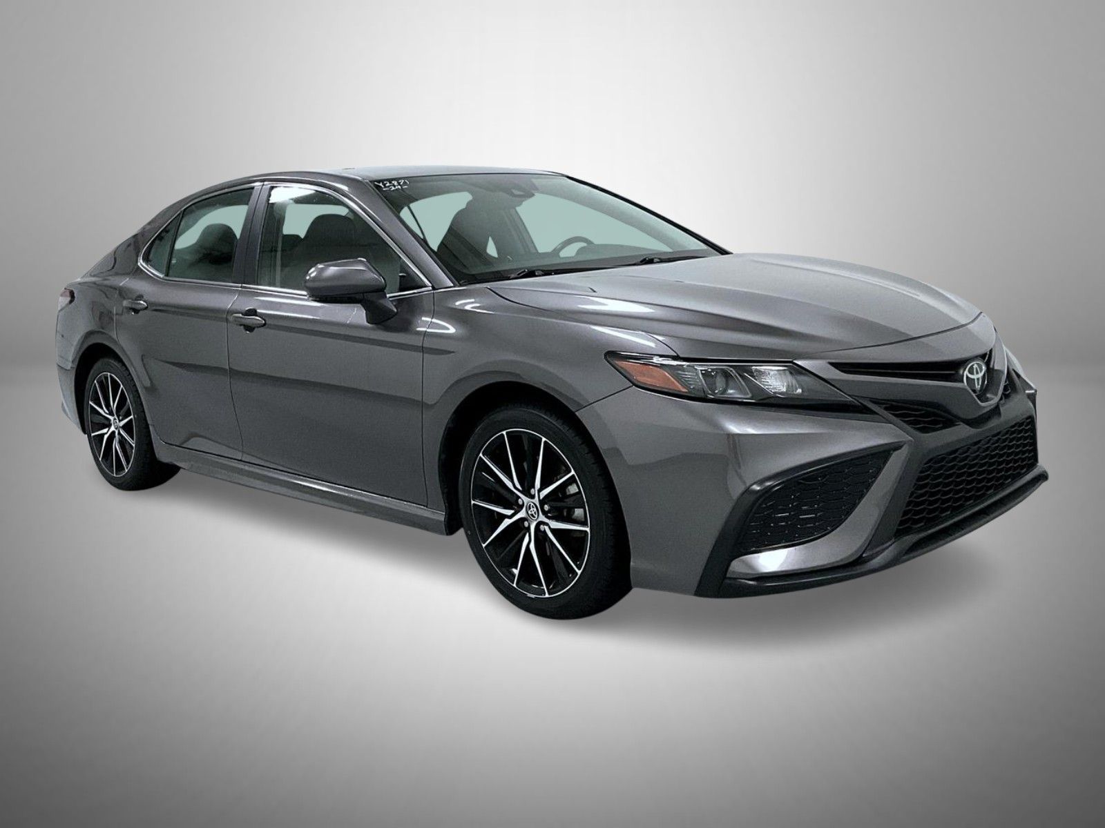 2024 Toyota Camry SE photo 3