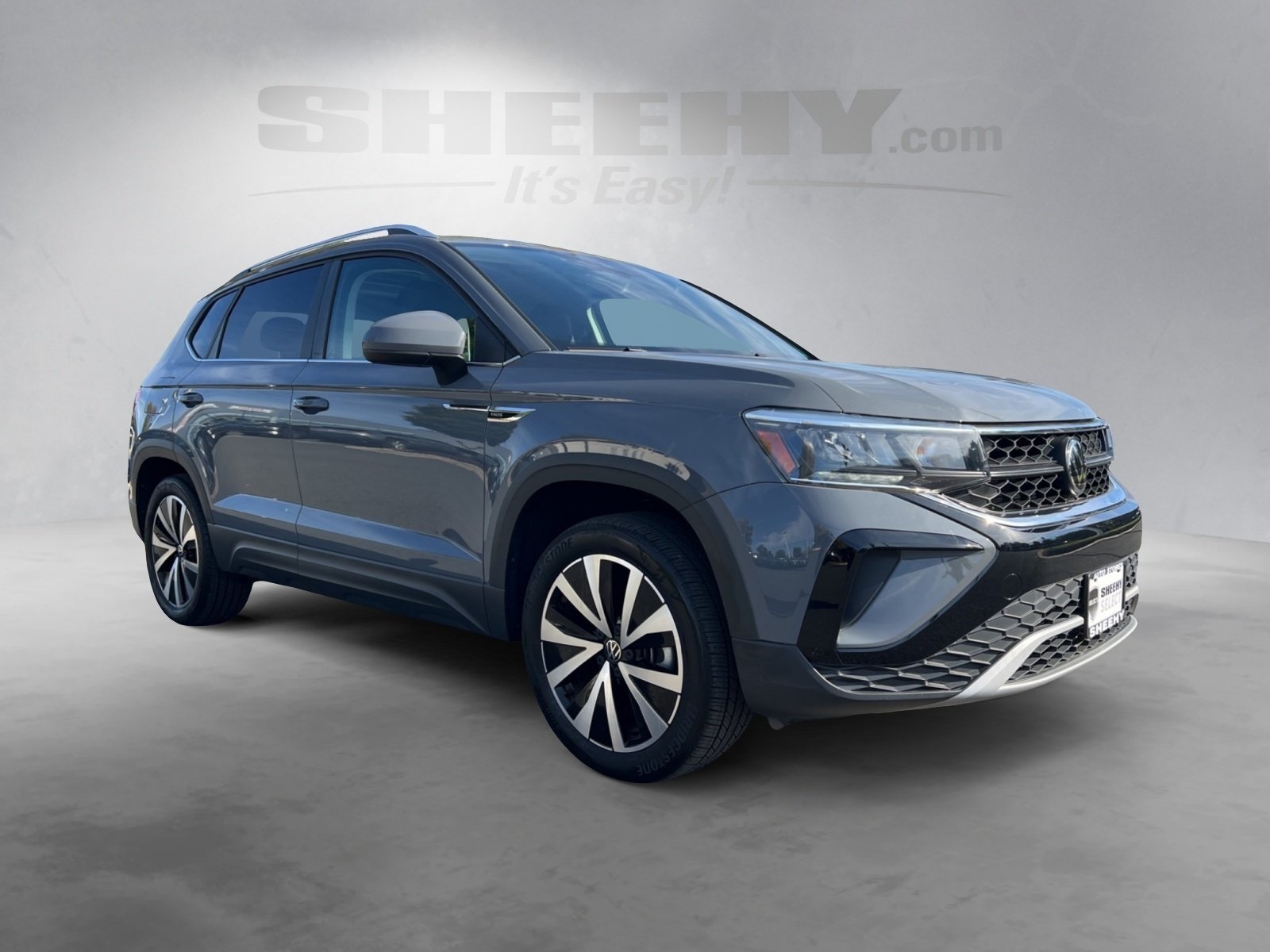 2023 Volkswagen Taos SE photo 2