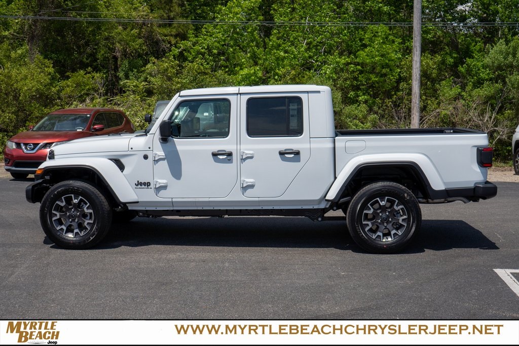 2025 Jeep Gladiator Sport S photo 3
