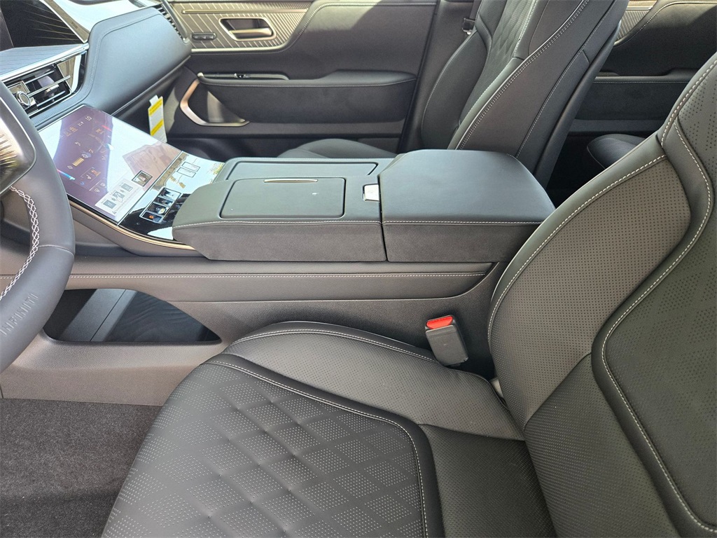 2026 Infiniti QX80 photo 8