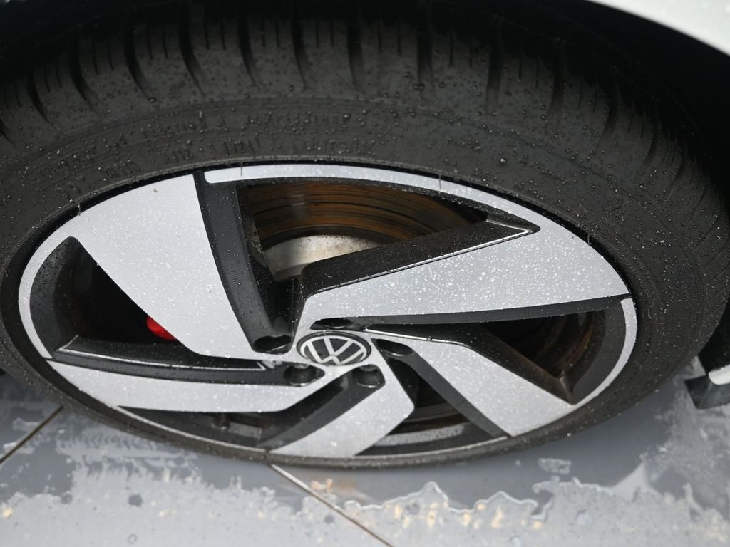 2024 Volkswagen Golf GTI S photo 6