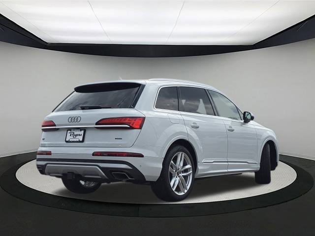 2025 Audi Q7 Premium Plus photo 4
