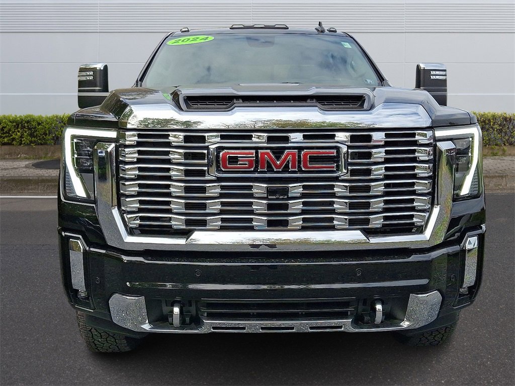 2024 Gmc Sierra 3500 HD Denali photo 2