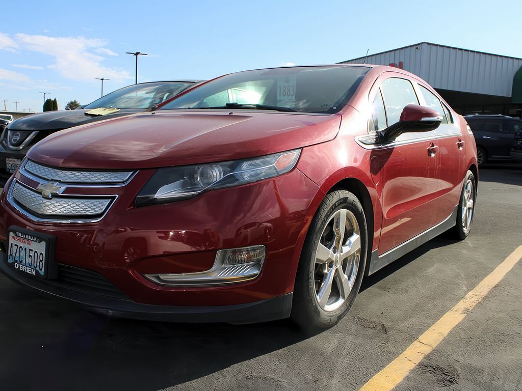 2013 Chevrolet Volt photo 2