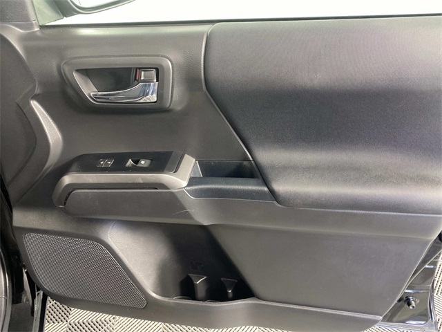 2023 Toyota Tacoma TRD Off-Road photo 21