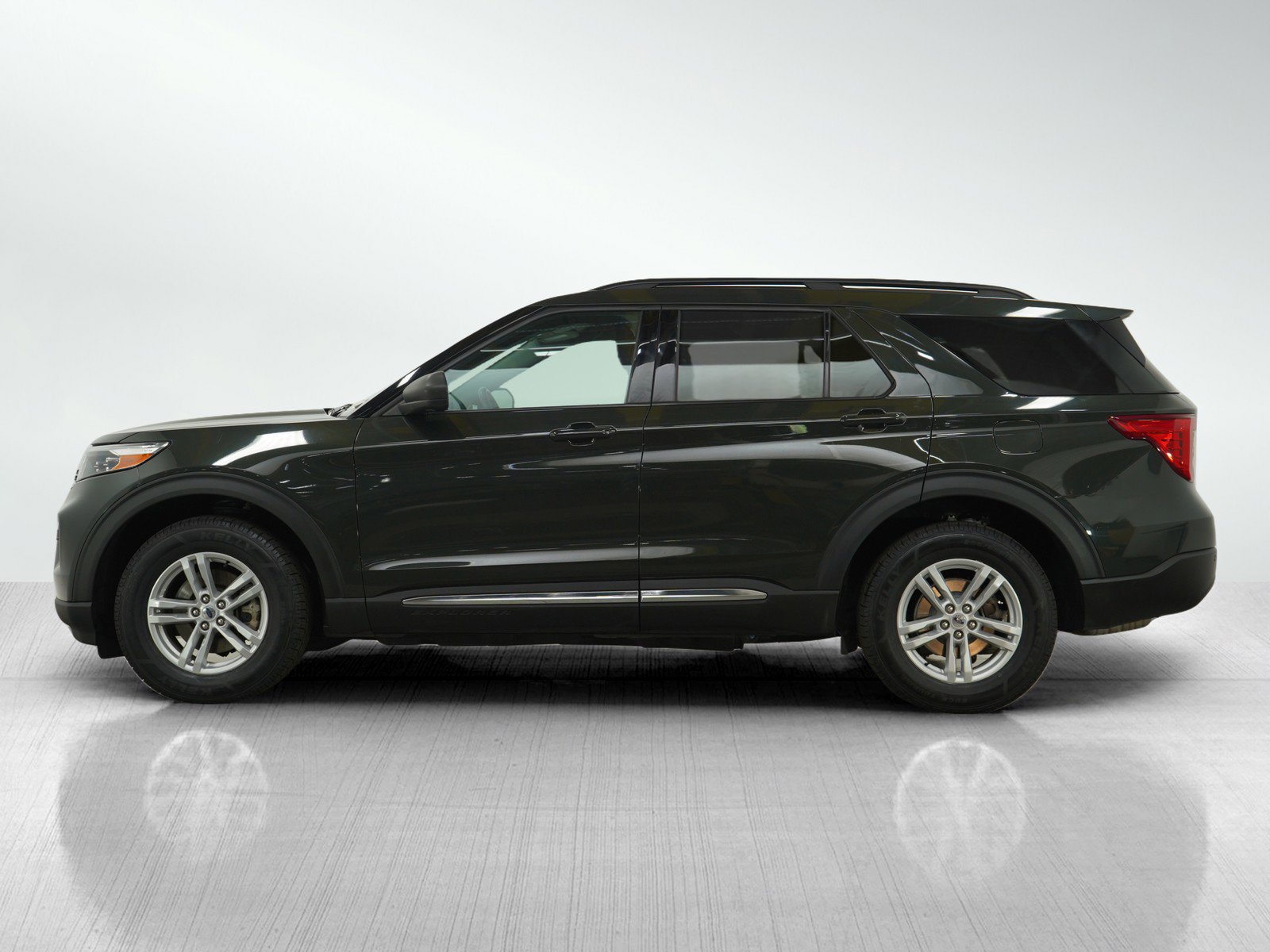 Used 2022 Ford Explorer XLT with VIN 1FMSK8DH6NGB32465 for sale in White Bear Lake, Minnesota