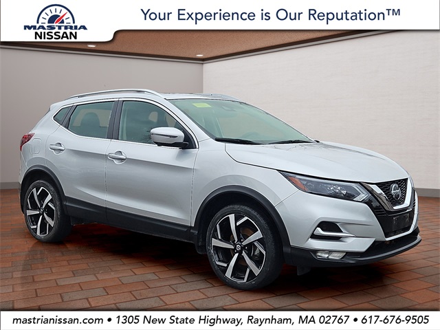 2022 Nissan Rogue Sport SL's photo