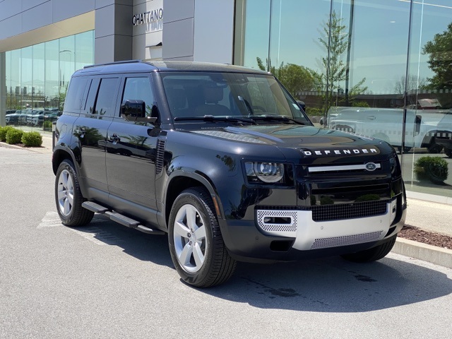 2025 Land Rover Defender 110 S photo 6