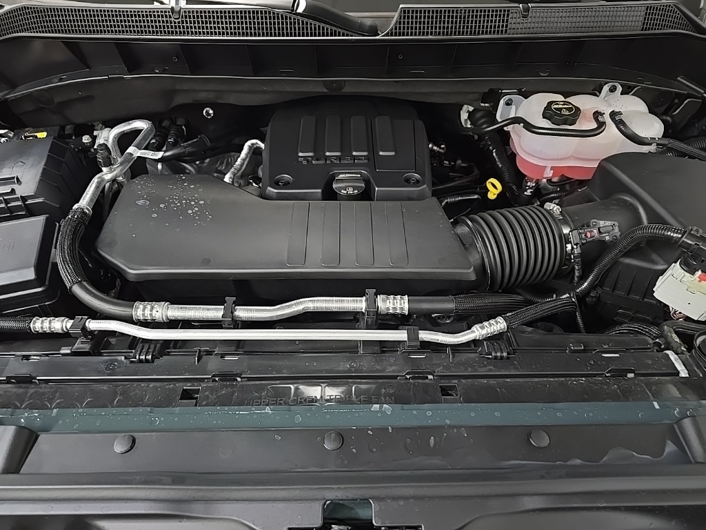 2025 Chevrolet Silverado 1500 LT photo 12