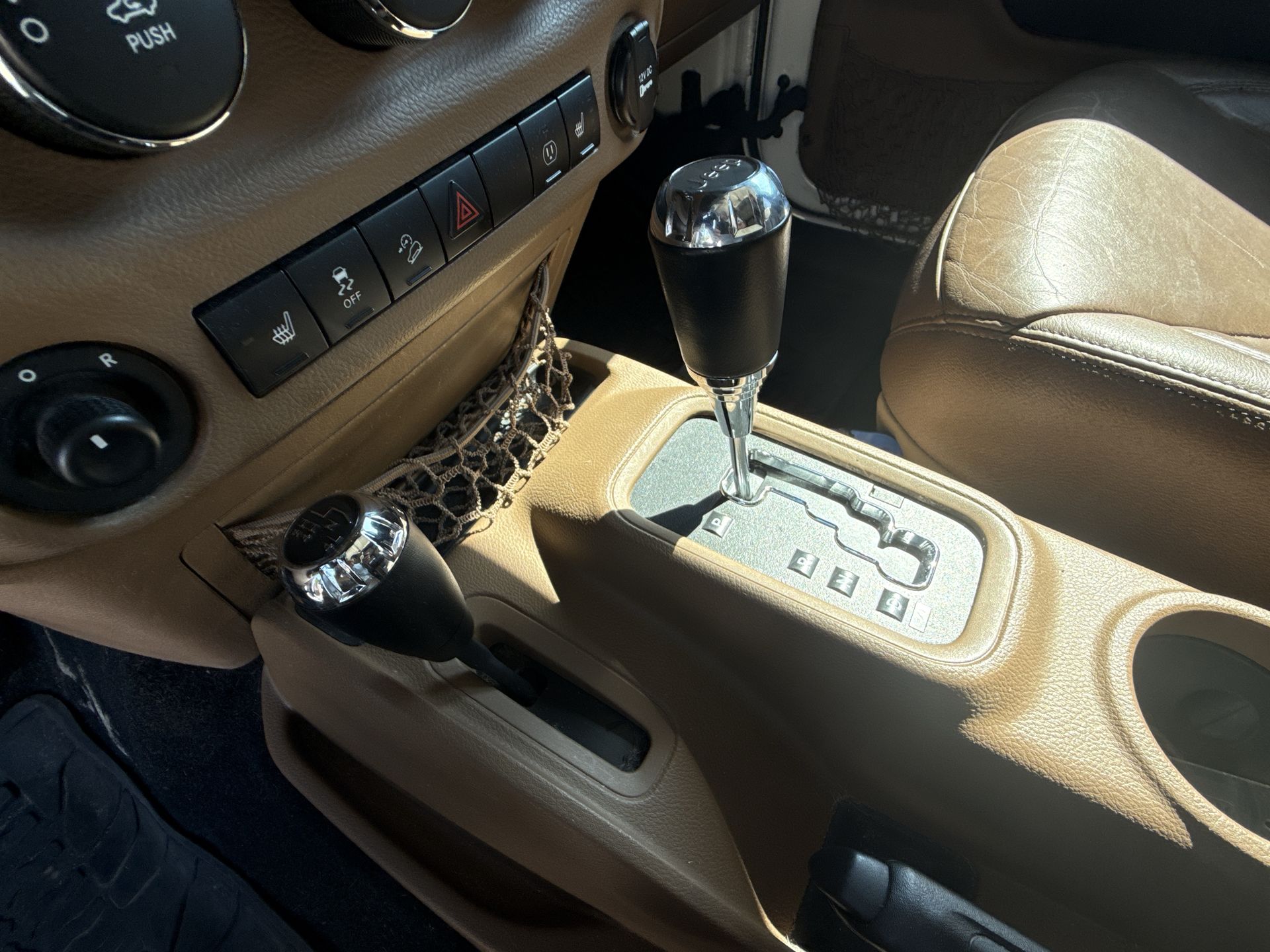 2017 Jeep Wrangler Unlimited Sahara photo 6
