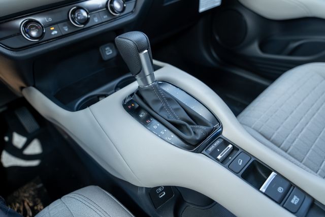 2026 Honda HR-V LX photo 28