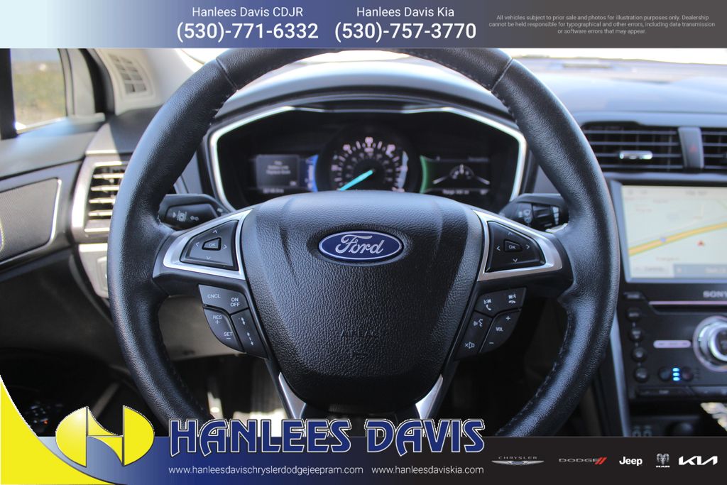 2020 Ford Fusion Hybrid Titanium photo 15