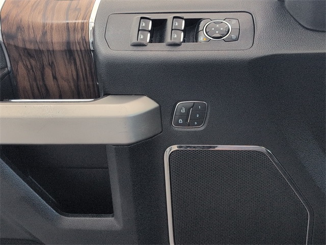 2019 Ford F-150 Lariat photo 23