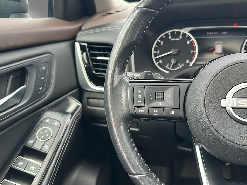 2023 Nissan Rogue SL photo 13