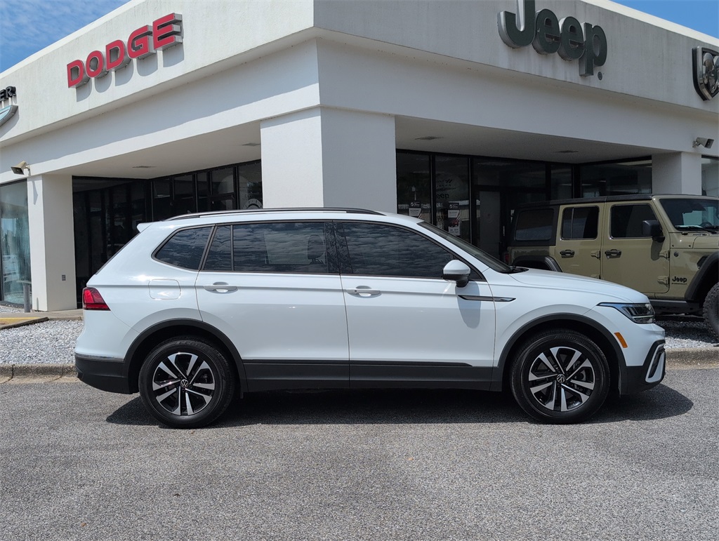 2024 Volkswagen Tiguan S photo 2