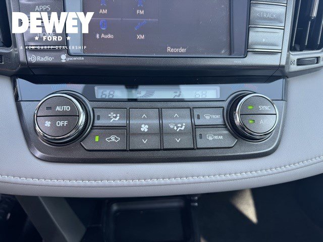 2014 Toyota RAV4 XLE photo 18