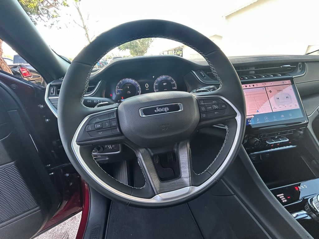 2025 Jeep Grand Cherokee Limited photo 15