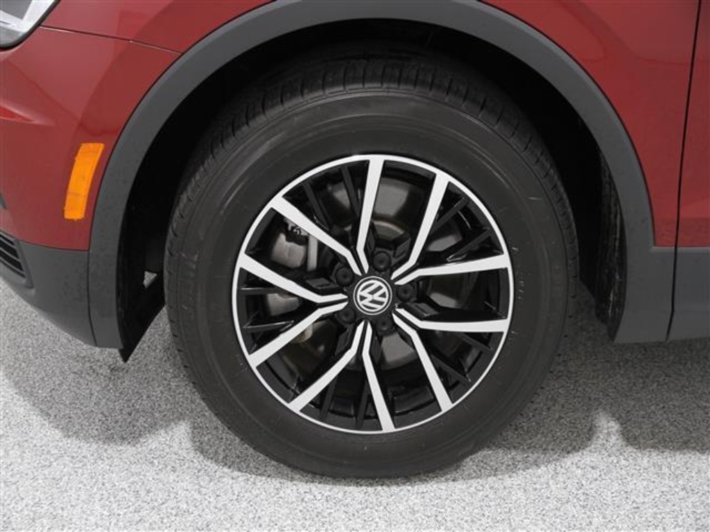 2021 Volkswagen Tiguan SE photo 21
